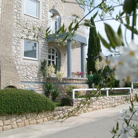 Apartments Ana - רוביני מראה חיצוני תמונה