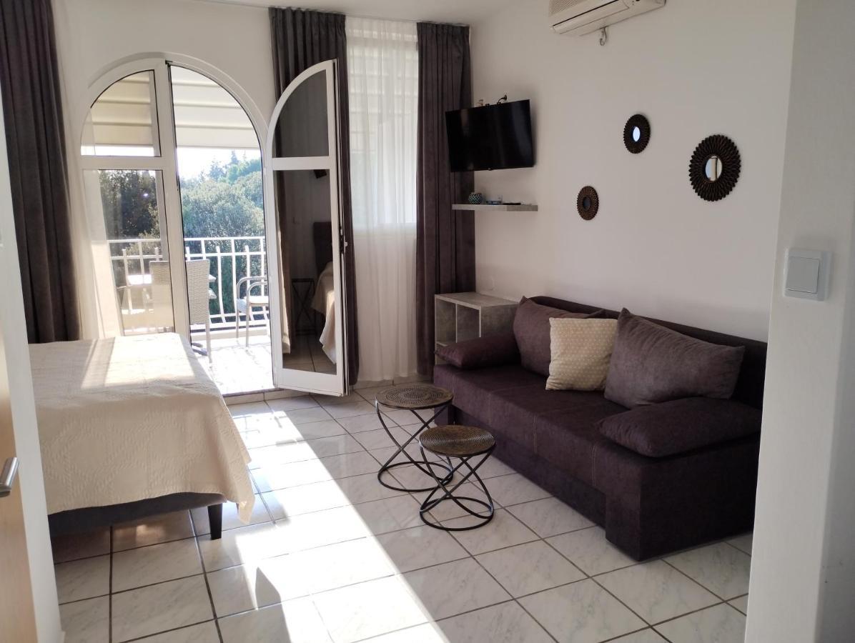 Apartments Ana - רוביני מראה חיצוני תמונה