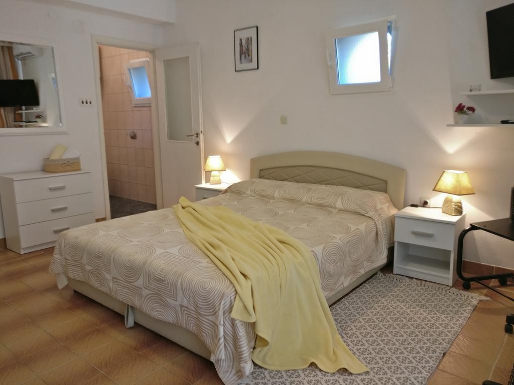 Apartments Ana - רוביני מראה חיצוני תמונה