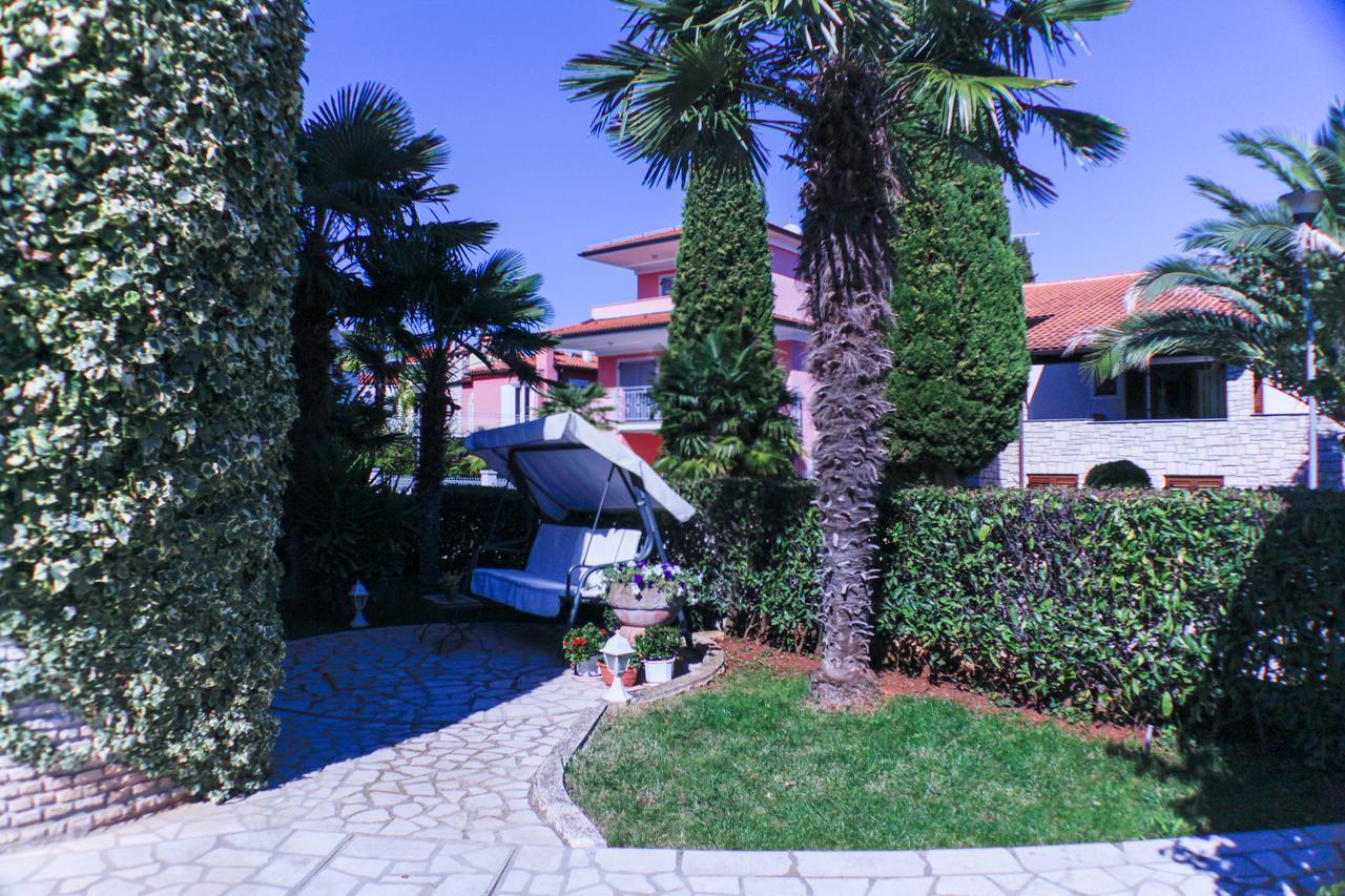 Apartments Ana - רוביני מראה חיצוני תמונה