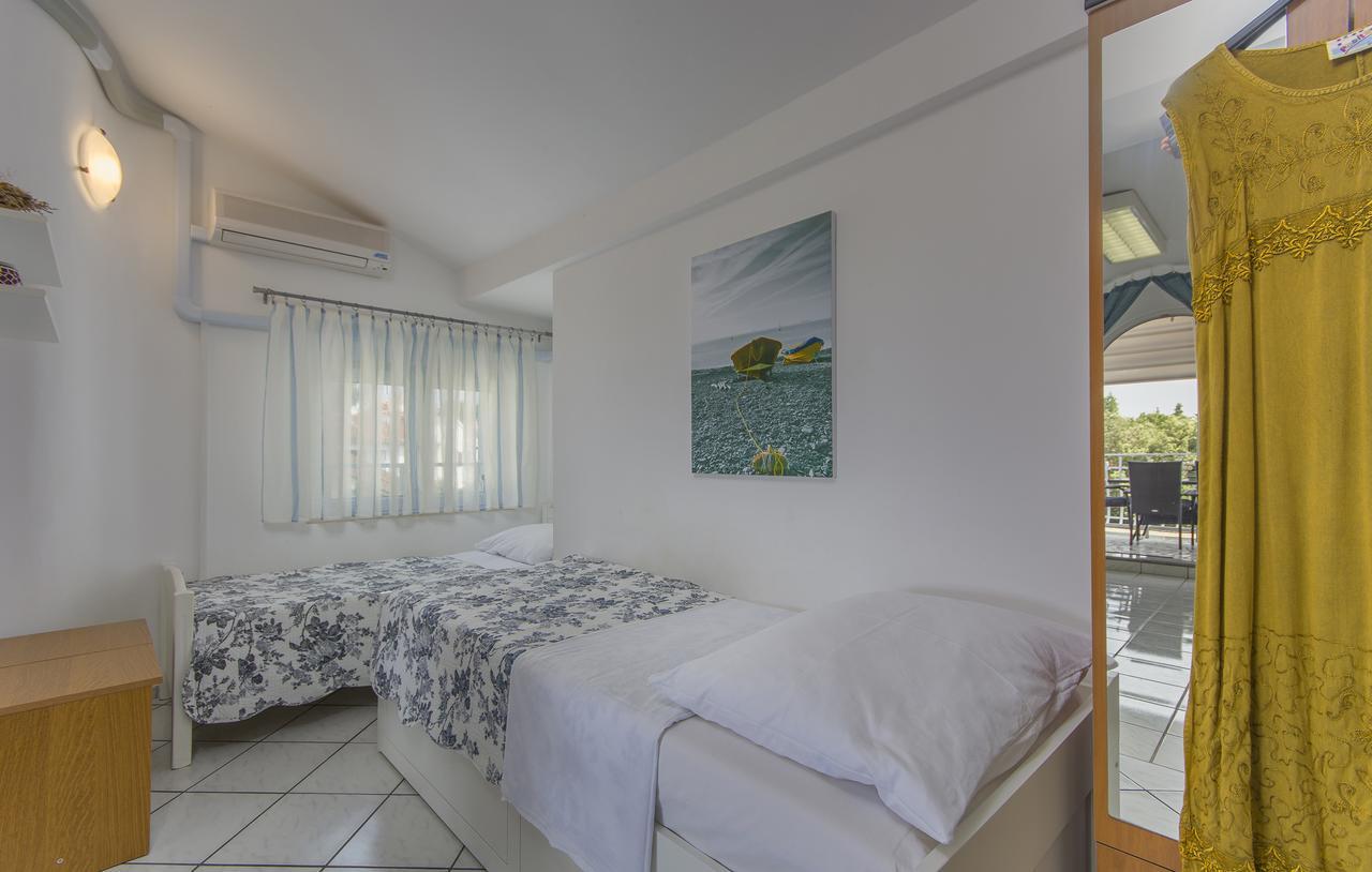 Apartments Ana - רוביני מראה חיצוני תמונה