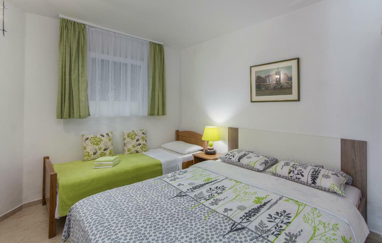 Apartments Ana - רוביני מראה חיצוני תמונה